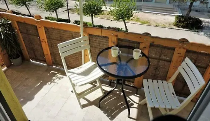 Megy With Balcony In Center Цриквеница